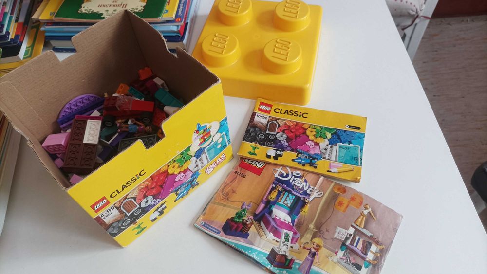 LEGO® Friends Къща лодка на канала и Магазин за палачинки и LEGO® Creator Величествен тигър Лего класик и LEGO® Disney Спалнята в замъка на Рапунцел