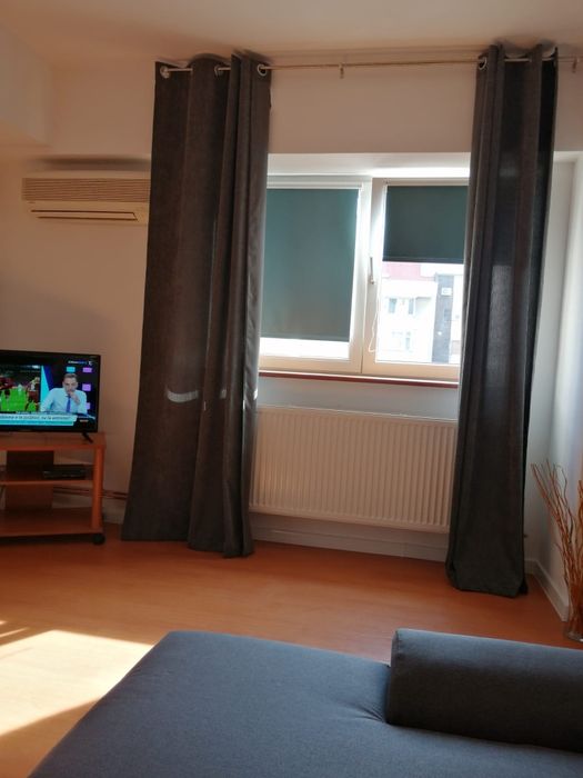 Proprietar.Apartament 3 camere ultra central.