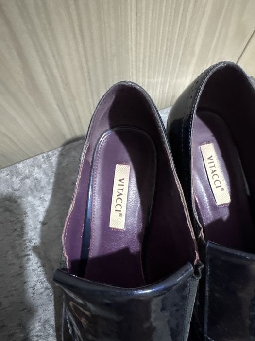 Продам женскую обувь