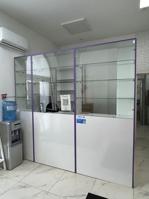 Продам мебель под аптеку, ветрины