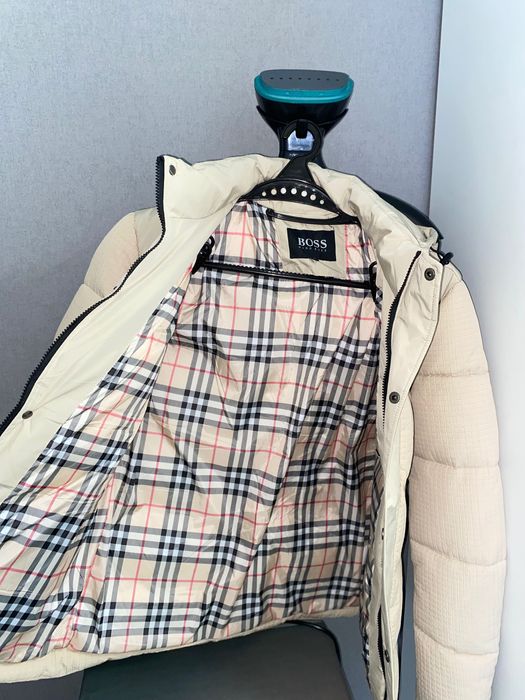 Продаю куртка Hugo Boss