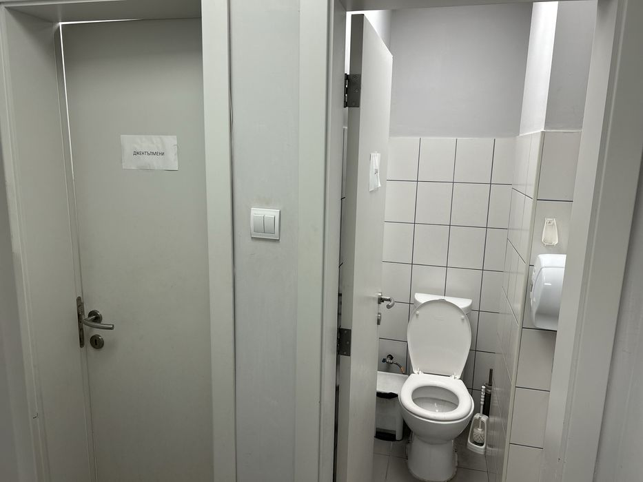 Дава се под наем Офис в Бургас, Център - 325 кв.м за 3000 € - Снимка #14