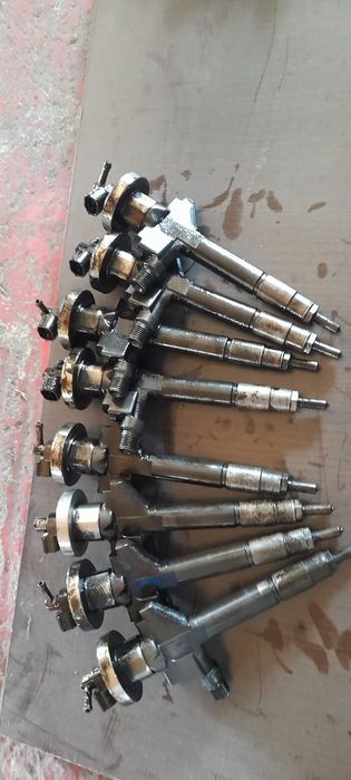 Vând injectoare Mazda 6 motor 2.0 RF 5.