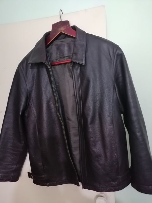 Продам кожаные куртки.