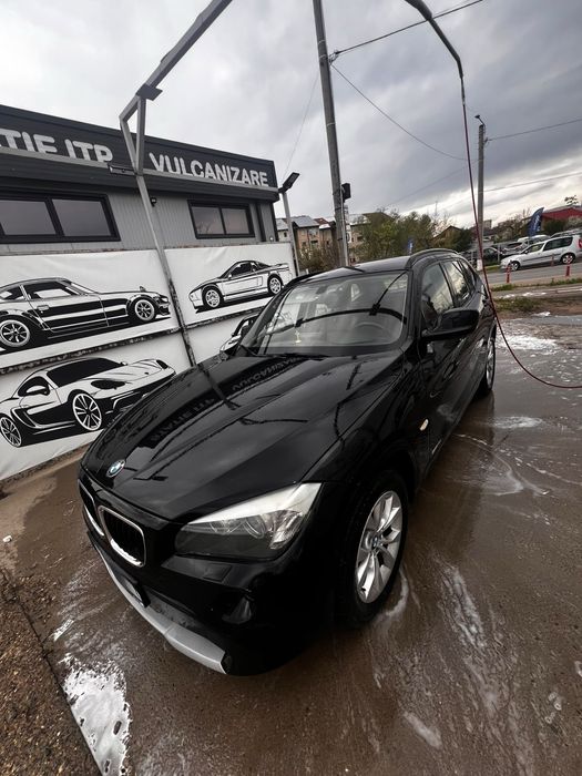 Bmw x1.