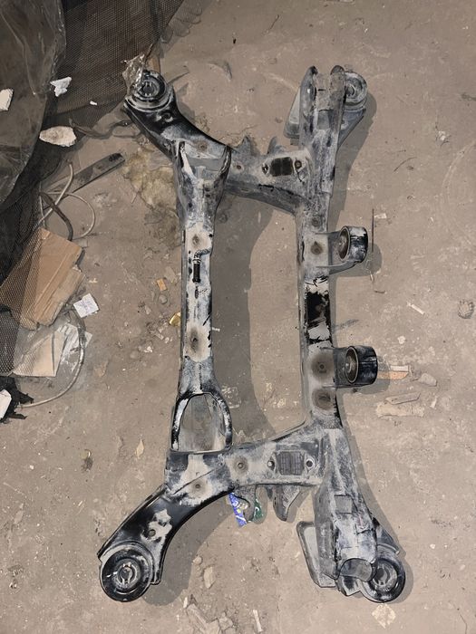 Задняя балка авто