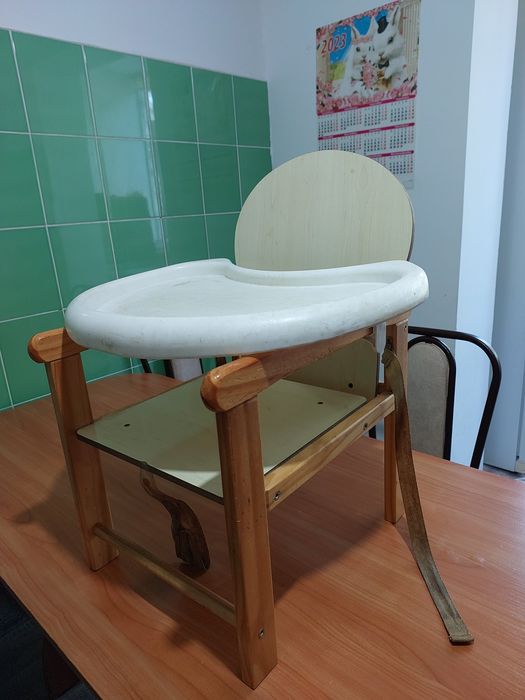 Продам Стол детский в хорошом состояние