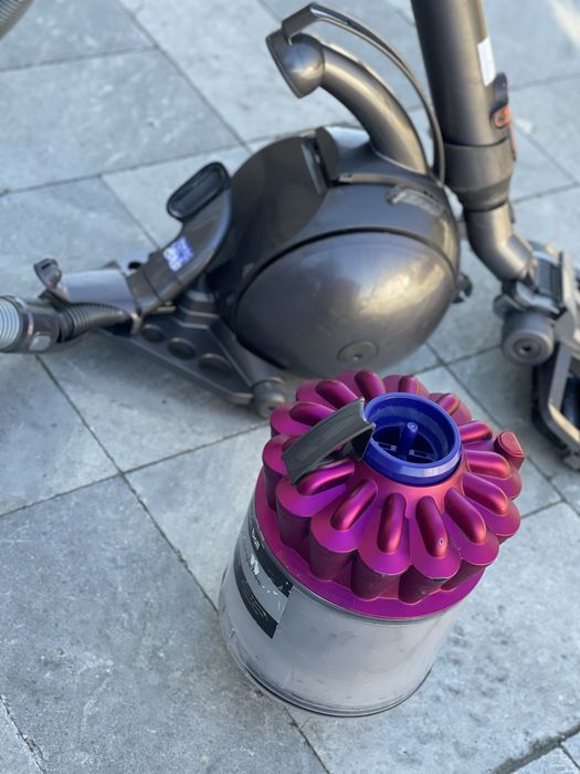 Прахосмукачка Dyson DC 33C