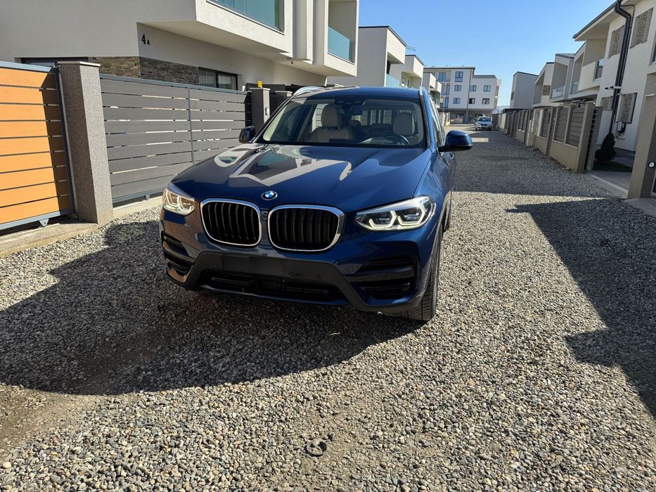 BMW X3 BMW X3 Automatic • Panoramic • Head-Up Display • Adaptive LED