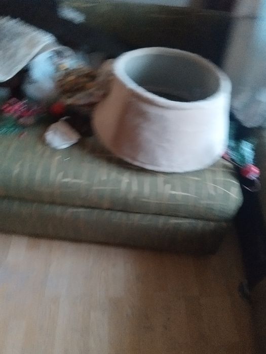 Стенка  горка не большая и диван