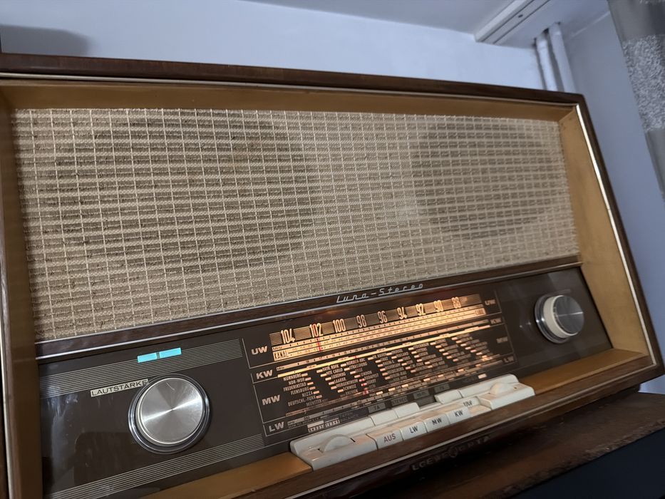 Radio Lowe Opta stereo