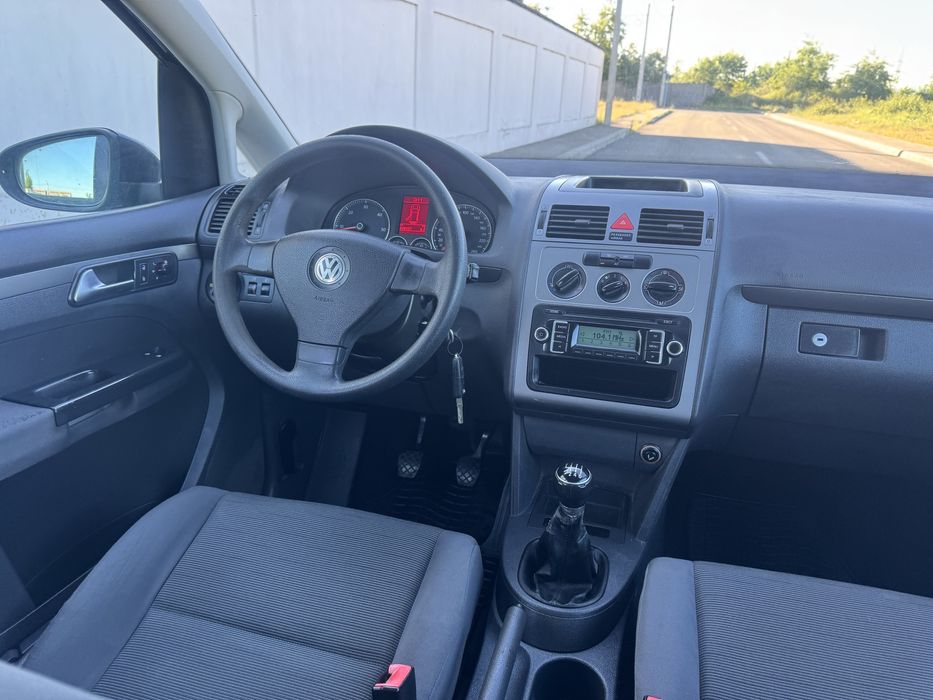 Vw Touran 1.9 Diesel BlueTehnology *2010* 6+1 trepte