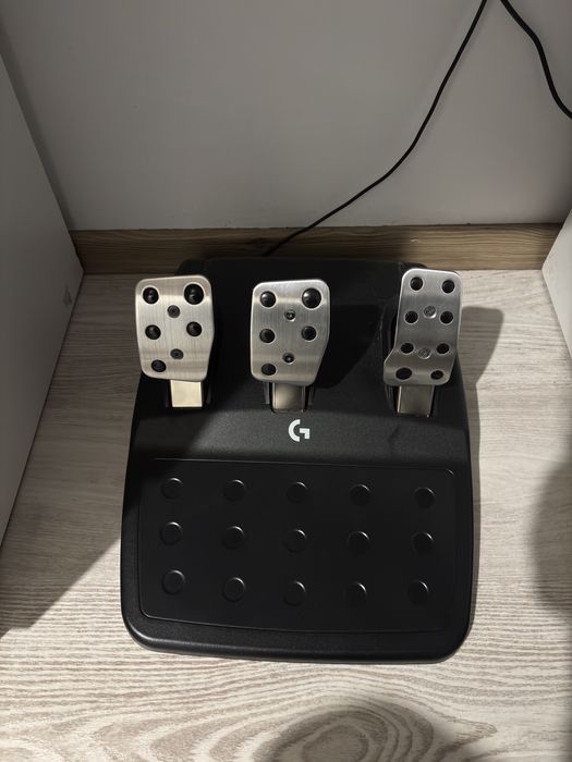 Vând set volan logitech g923