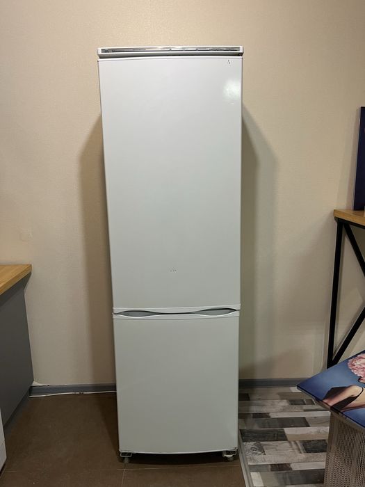 Холодильник б/у.