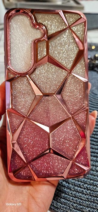 Чисто нов силиконав кейс за Samsung S24 и подарък