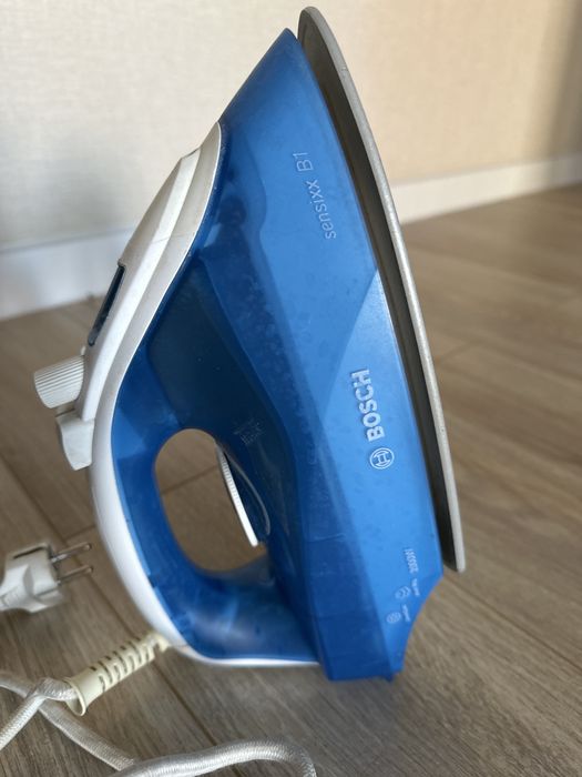 Срочно, продам утюк в рабочем состояний !