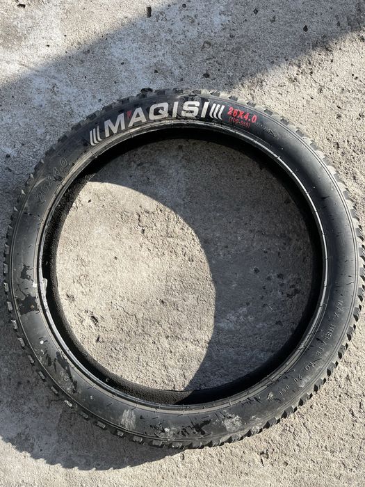 Продам покрышку на велосипед Фэтбайк