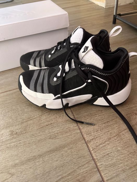 Маратонки adidas като нови 35 номер