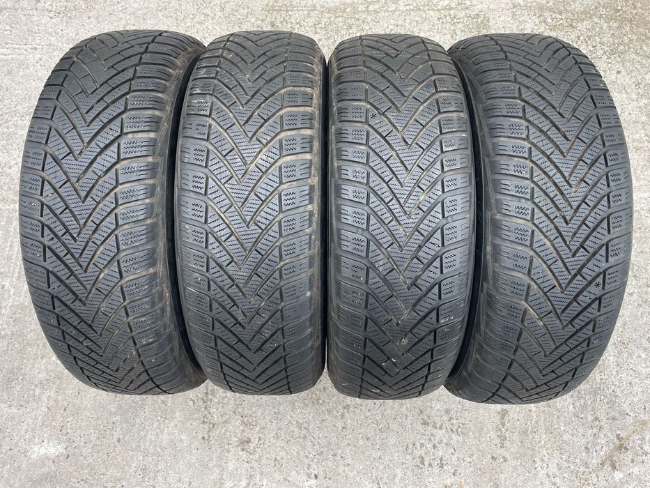 Set anvelope iarna 195 65 15 vredestein , dot 33 2020