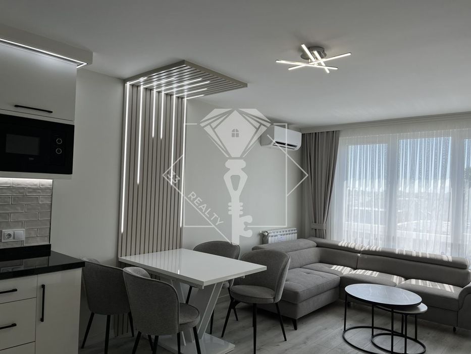 Продава се Двустаен апартамент в Пловдив, Христо Смирненски - 75 кв.м за 2400 €/кв.м - Снимка #1