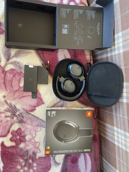 Продается Jbl наушники новые