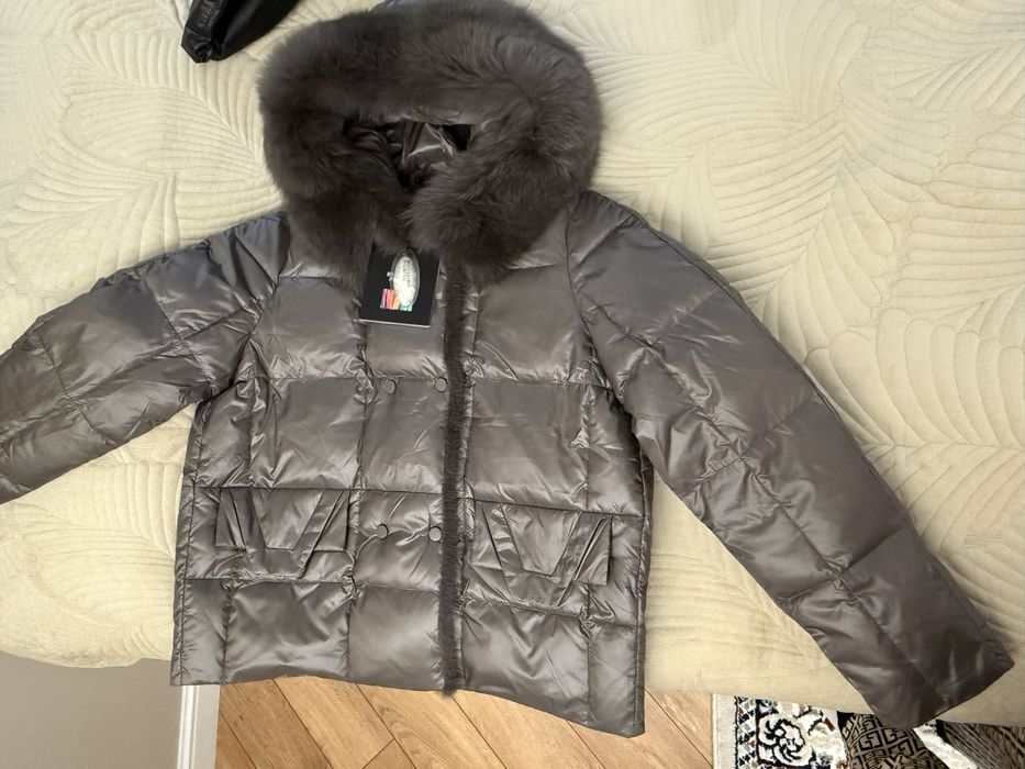 Продам женскую куртку