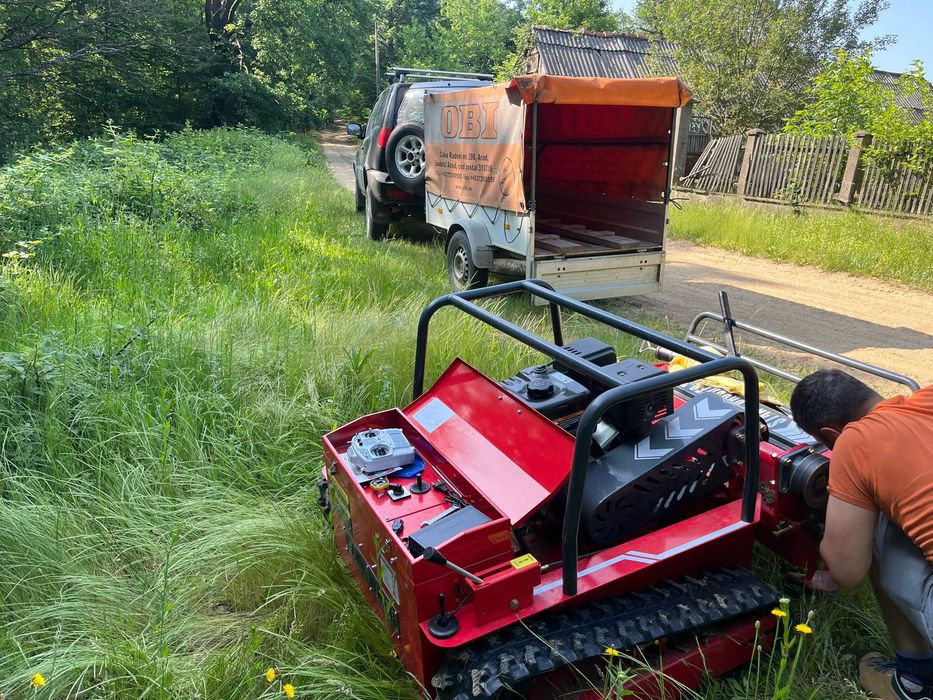 Curatare teren , tocare vegetatie,