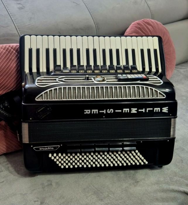 Acordeon Weltmeister Supita Seria 11000 Midi