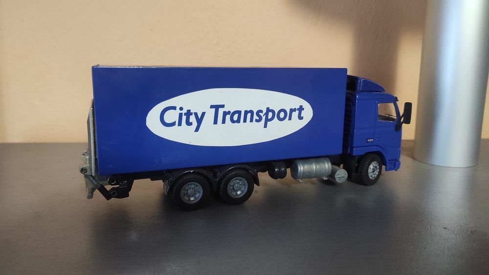 Метални камиони 1:50