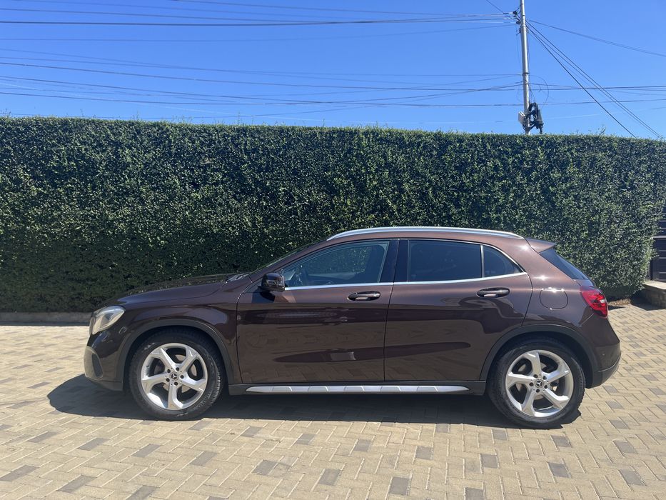 Mercedes-Benz GLA 220d 4Matric Automatic- 16900E