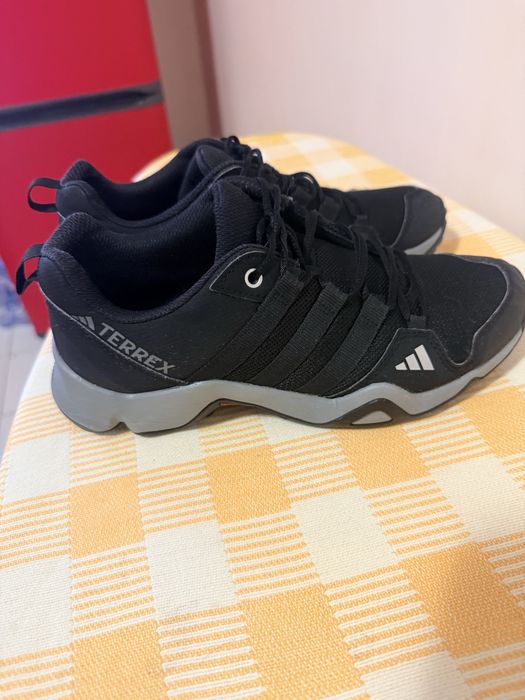 Продам  детские кросовки