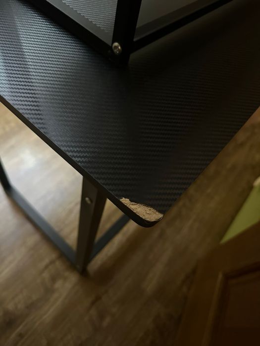 Стол в комплекте с полкой