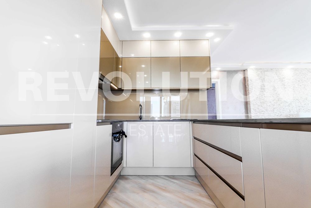 Дава се под наем Двустаен апартамент в Варна, Бриз - 85 кв.м за 1495.83 € - Снимка #2