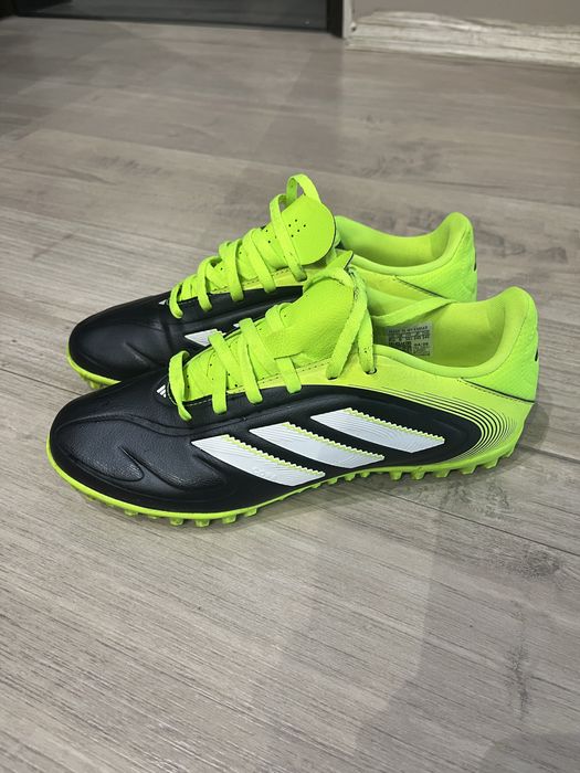 Футболни обувки- стоножки