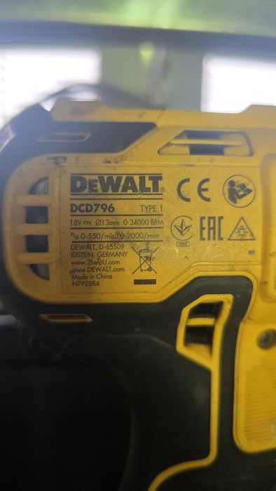 Autofiletantă DeWalt DCD 796