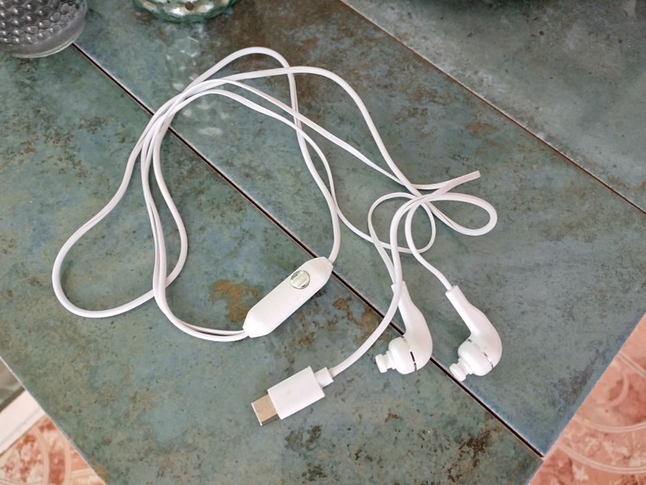 Слушалки за музика с USB накрайник