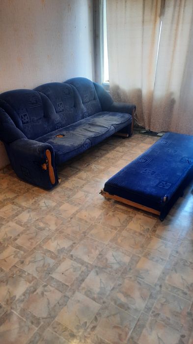 Диван бесплатно деревянный б/у