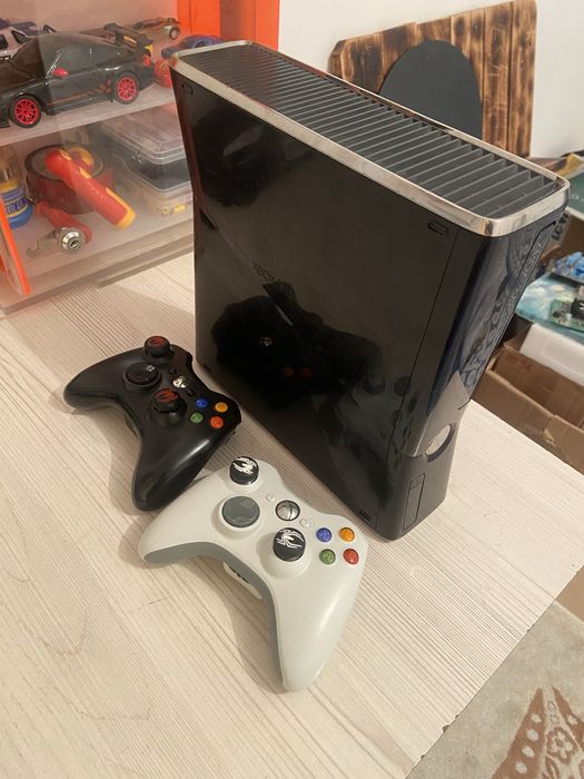 Продается Хбокс 360 slim прошитый