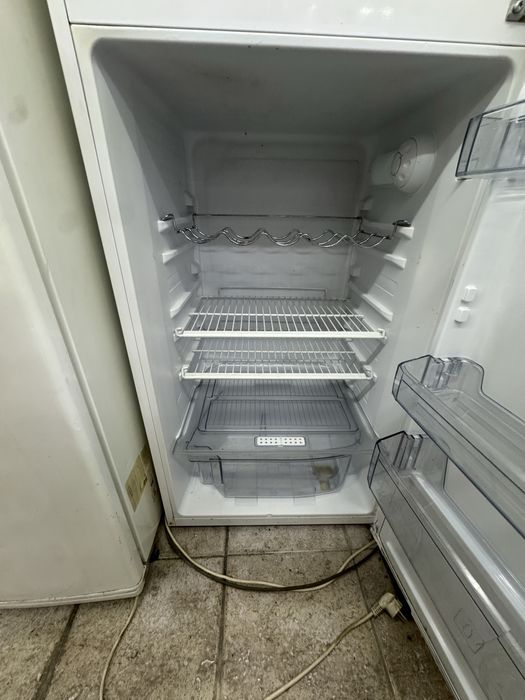 Хладирнек с фризер BEKO