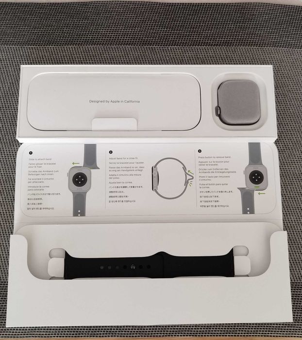 Apple Watch Series 11 42mm Space Gray (GPS) – Нов, неактивиран + адаптер