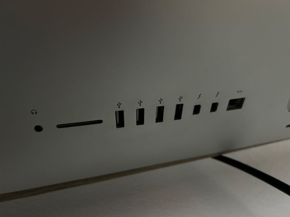 iMac  Late 2012 i5 8GB RAM SSD, cu montaj sub birou