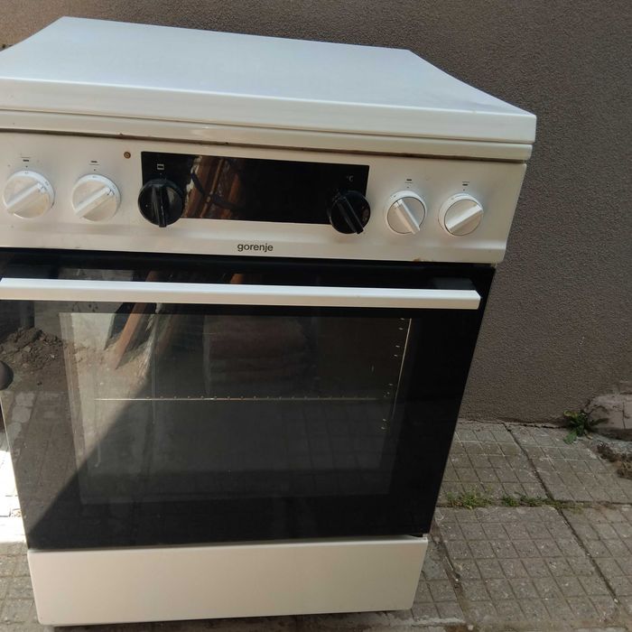 Комбинирана готварска печка Gorenje на газ и на ток