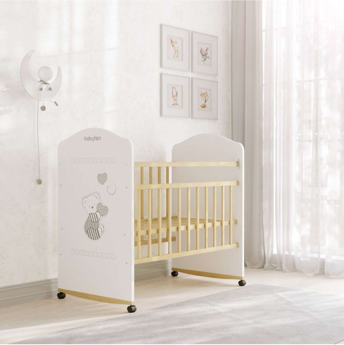 Детская кроватка и матрас