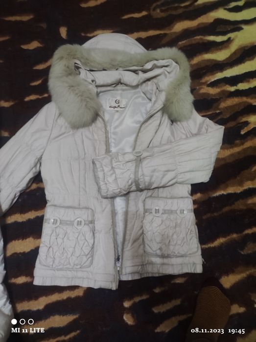 Продам куртки по 3000