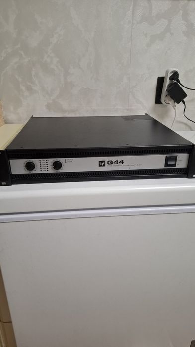 Усилитель мощности ELECTRO-VOICE Q44 II