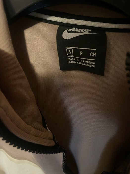 Юношеска Горница Nike Tech fleece