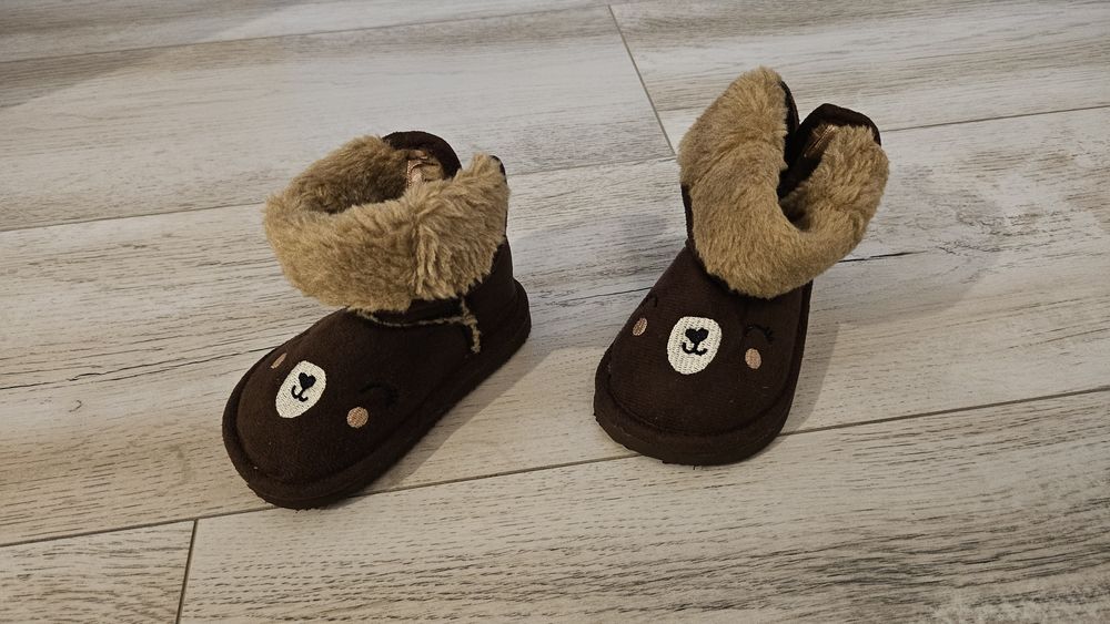 Incaltaminte bebe mar18 HM, Smik 19 ,30 lei ambele perechi