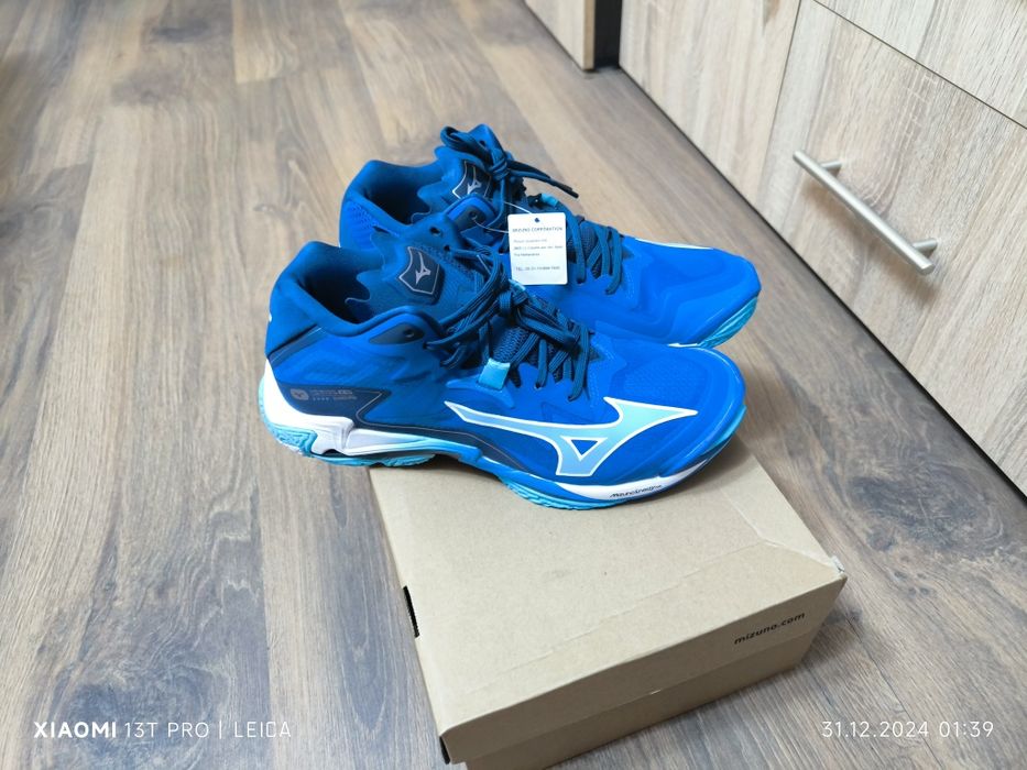 Волейболни маратони/обувки Mizuno Wave Lighting Z8 Mid