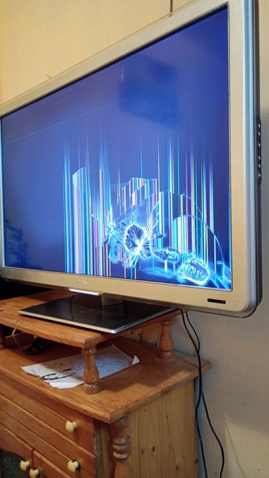 Philips 42PFL9803H  За части всички компоненти са налични и работещи