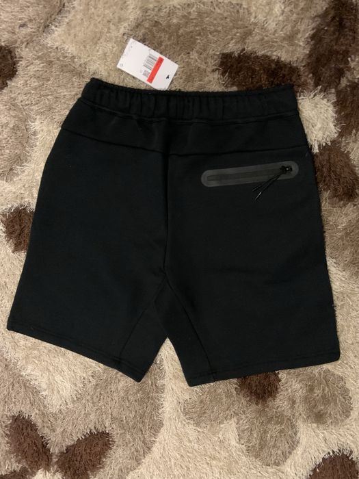 Pantaloni Scurti Nike Tech Model Nou